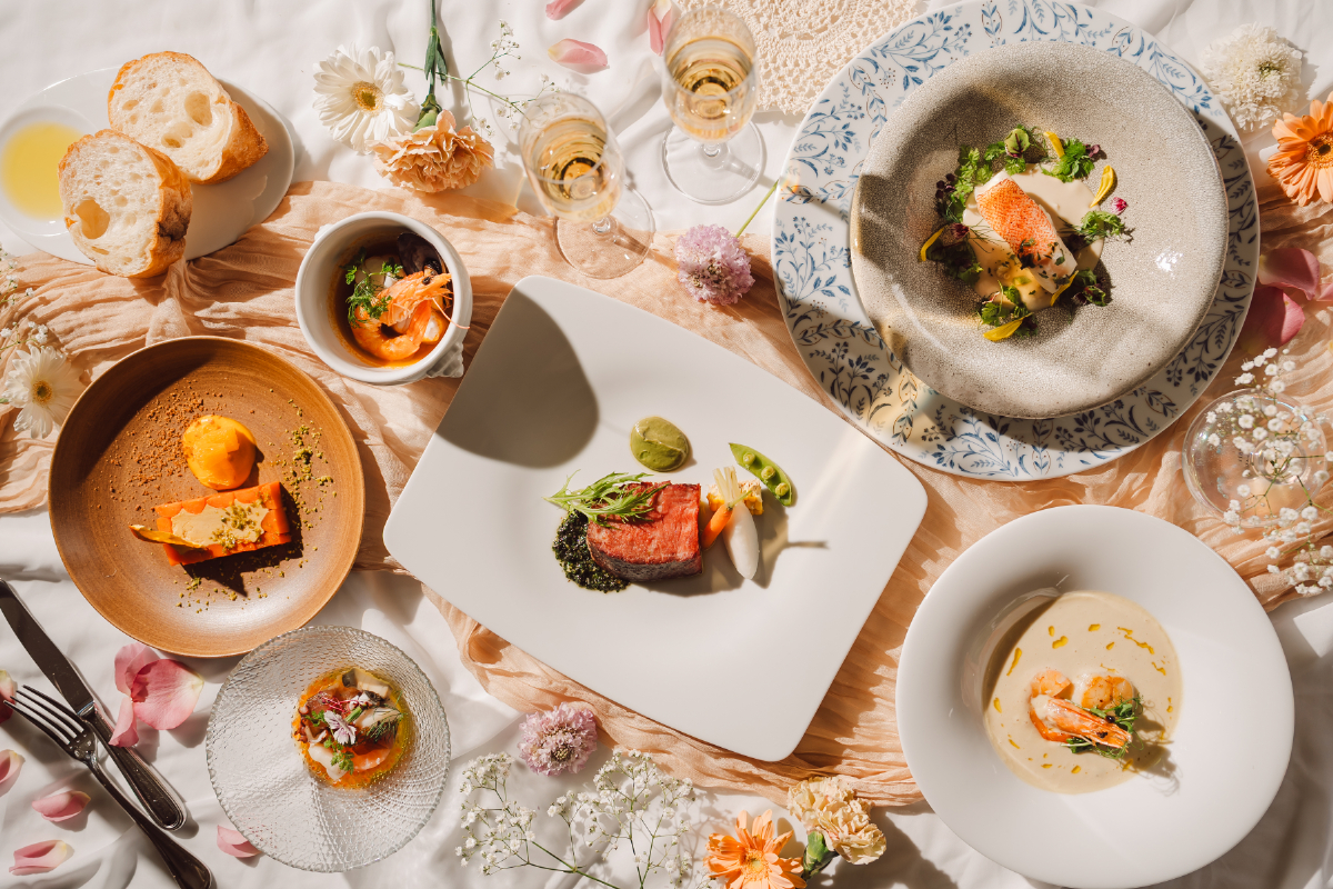 【より記憶に残る1日のために】料理はパーティの進行に合わせて仕上げ、一番美味しいタイミングで皆様の前に。「目で見てわかる美味しい食事」を目指し、香り味わい見た目全てにこだわったお料理の数々はどの年代の方にもご満足いただけます。ぜひ大切な人とのひとときをイルドレ店で